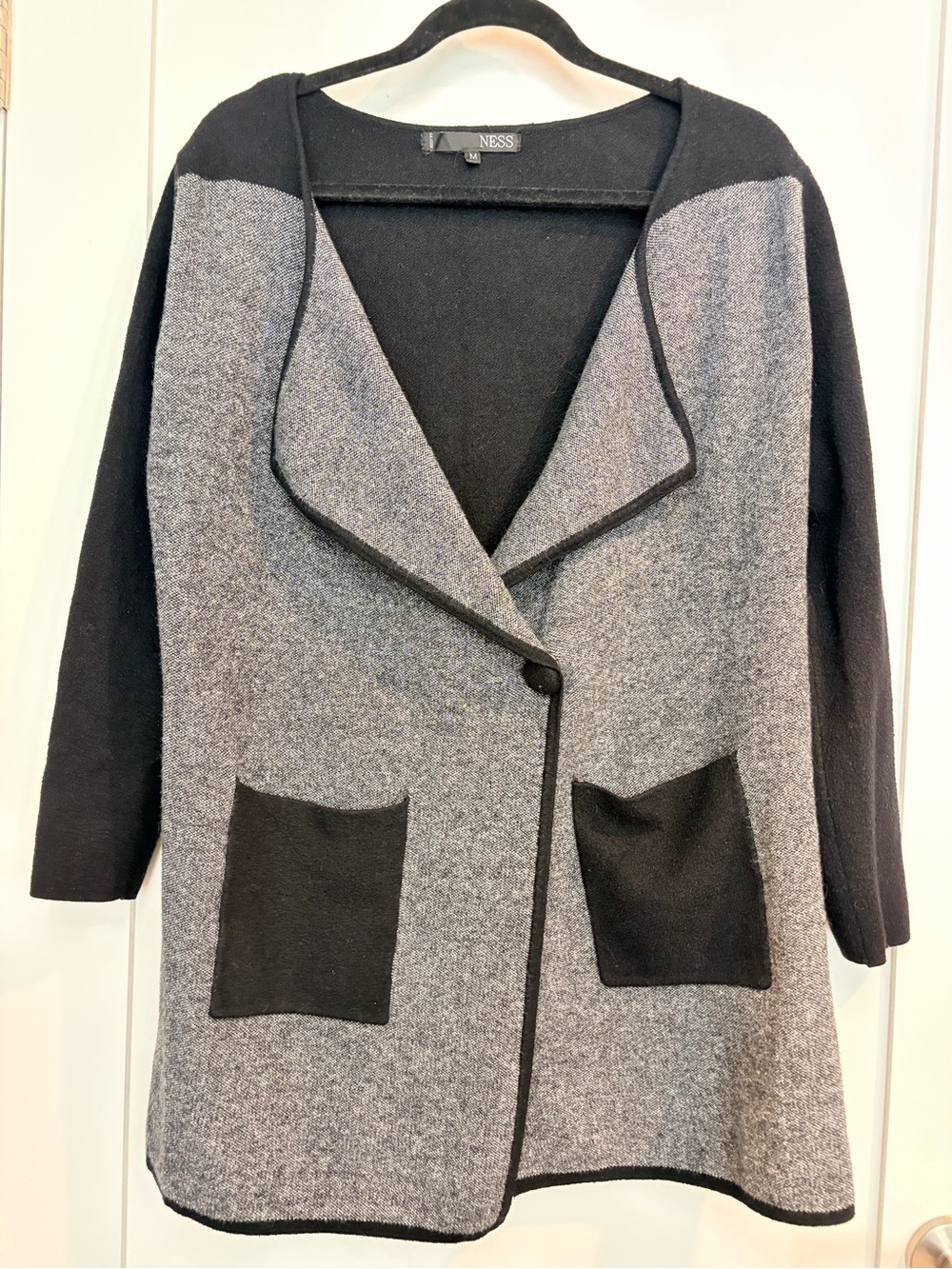 NESS Black & Gray Colorblock Knit Cardigan Sweater Jacket | Size Medium